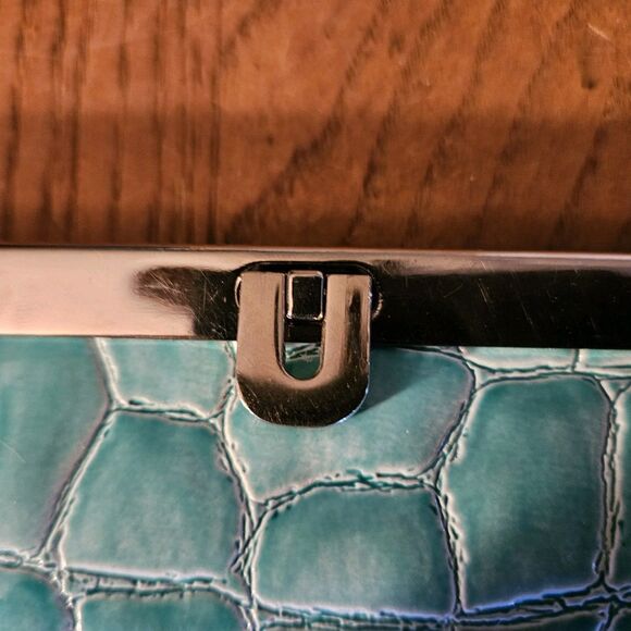 Women's Wallet Crocodile Embossed Turquoise Snake Unique Close - Picture 3 of 10